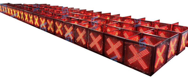 車道指示標(biāo)志老化圖片2