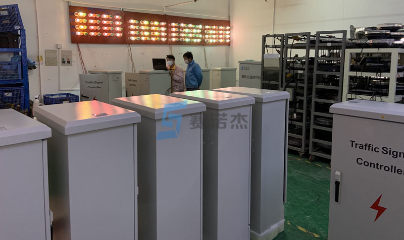 聯(lián)網(wǎng)協(xié)調(diào)式信號(hào)控制機(jī)圖片