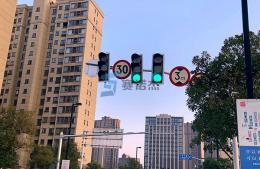 交通信號燈“滅燈”，能不能走？