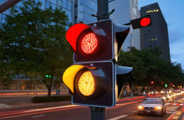 交通信號燈的時間設(shè)置與車流量有怎樣的關(guān)系？