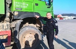 南平交警創(chuàng)新運(yùn)用科技手段破解“致命盲區(qū)”難題