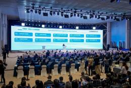 聚焦安全與商業(yè)，車路云一體化20城試點成果發(fā)布 | 清華大學(xué)李克強：完成十大場景攻關(guān)