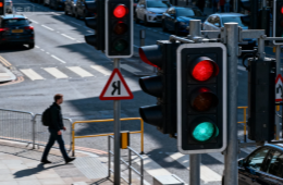 從“完美用路人”到“寬容性設計”：現(xiàn)代交通治理的核心邏輯